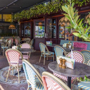 96906080 Terrasstoel Toby Roze 1hr Sfeer