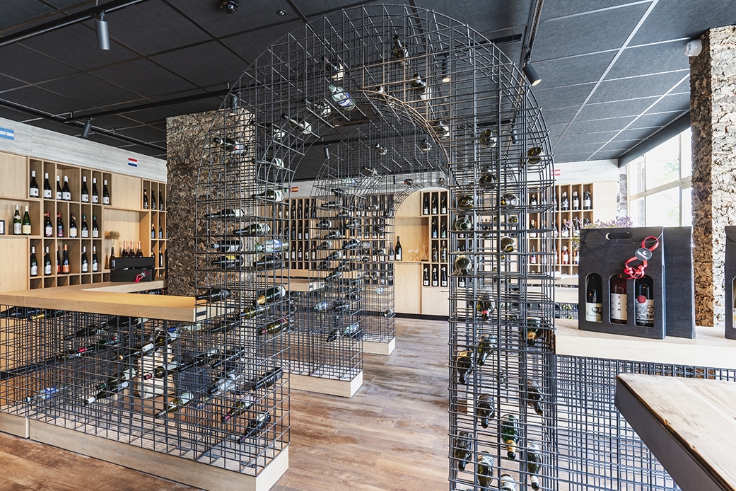 Dormio Wijnhotel Valkenburg Wine Cellar 001