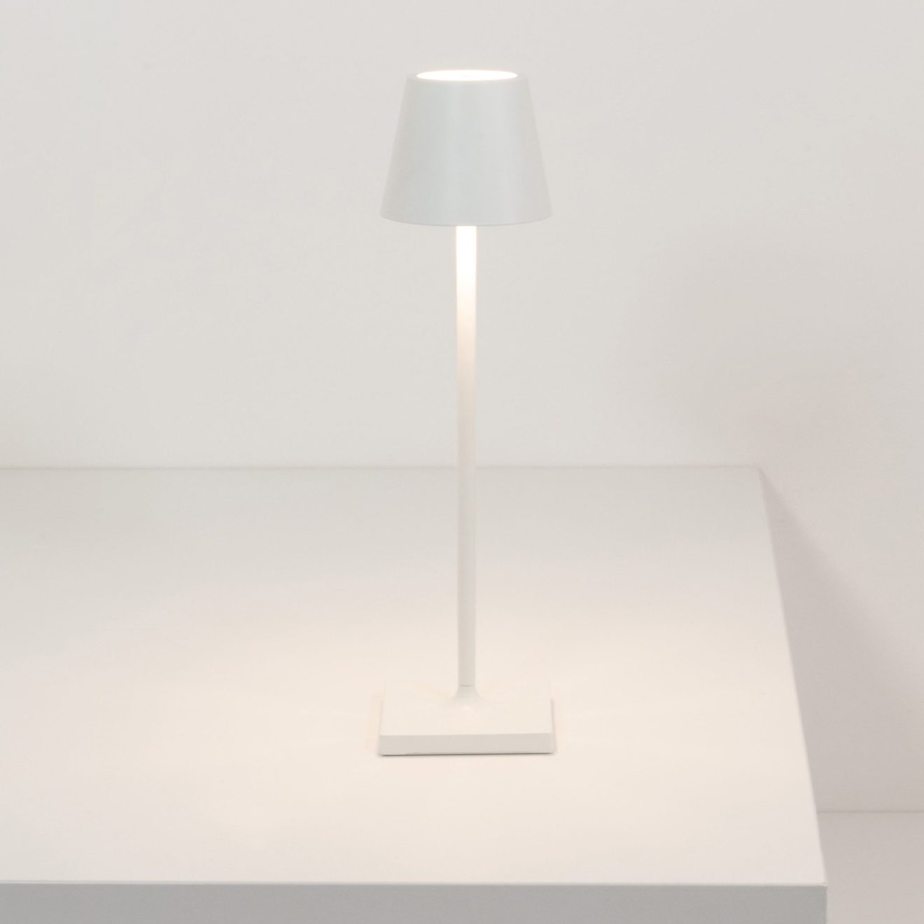 97113450 Tafellamp Poldina Micro Wit 2hr