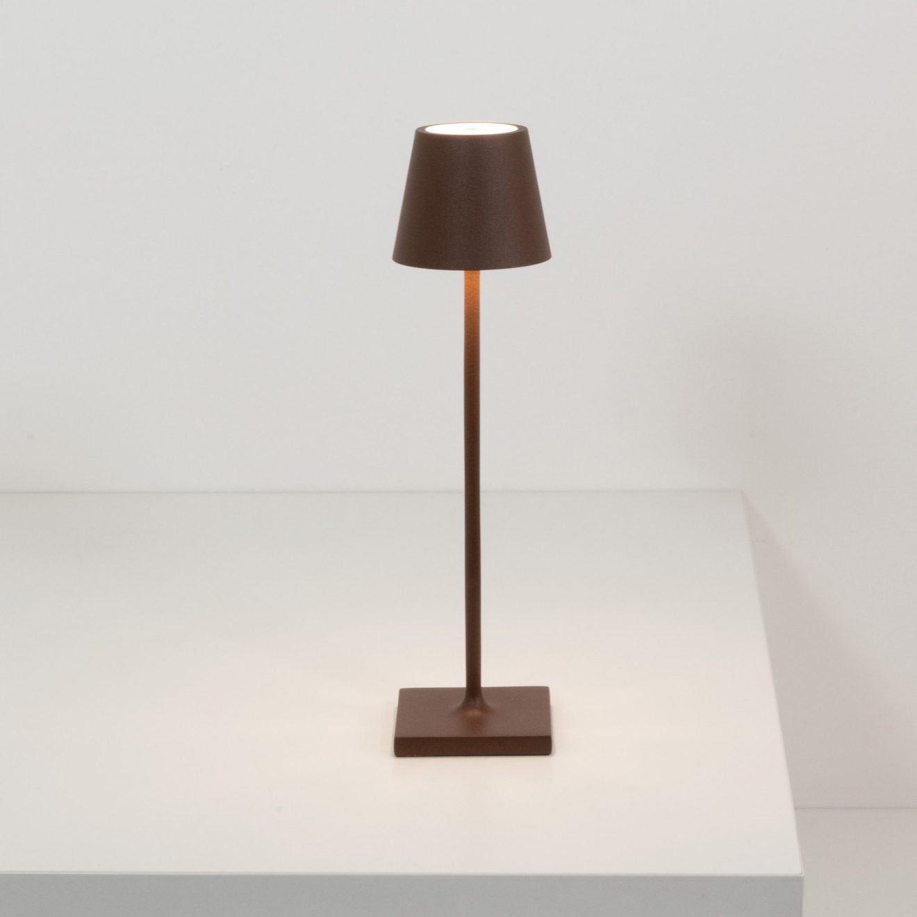 97113440 Tafellamp Poldina Micro Bruin 3hr