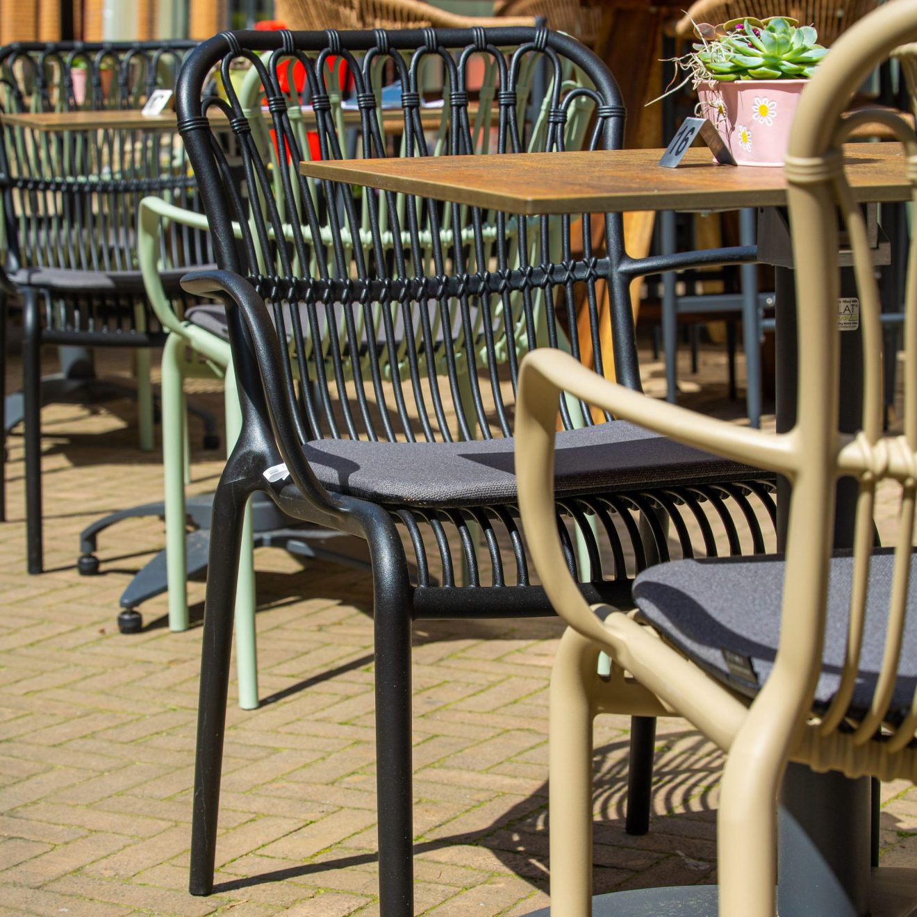 96913990 Terrasstoel Lola Zwart 6hr