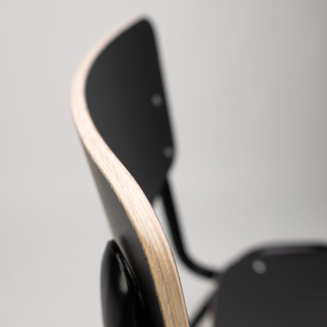 96000730 Stoel Skool Hout Zwart 6hr