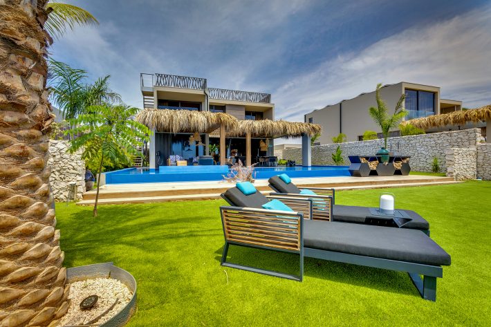 Jonnie & Therese Villa Retouch True Media & Culture 3 Verkleind