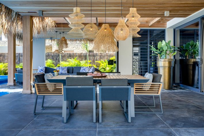 Jonnie & Therese Villa True Media & Culture 041 Verkleind