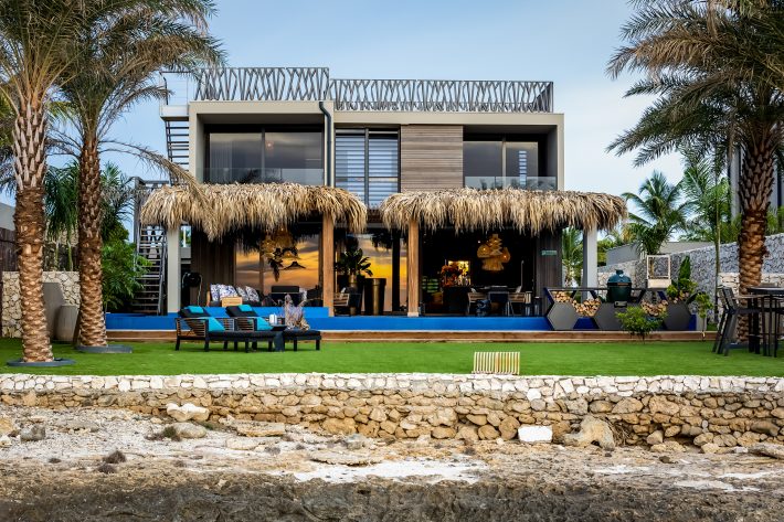 Jonnie & Therese Villa True Media & Culture 066 Verkleind