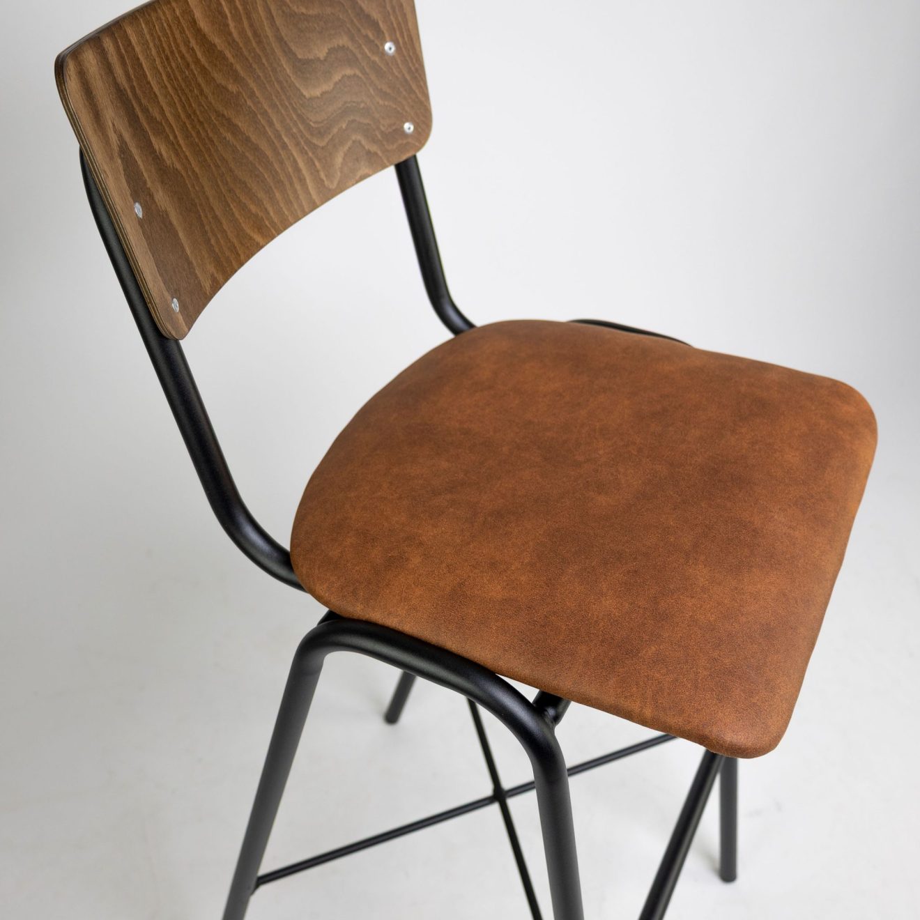 96206380 Skool Barkruk Cognac Hout 8hr