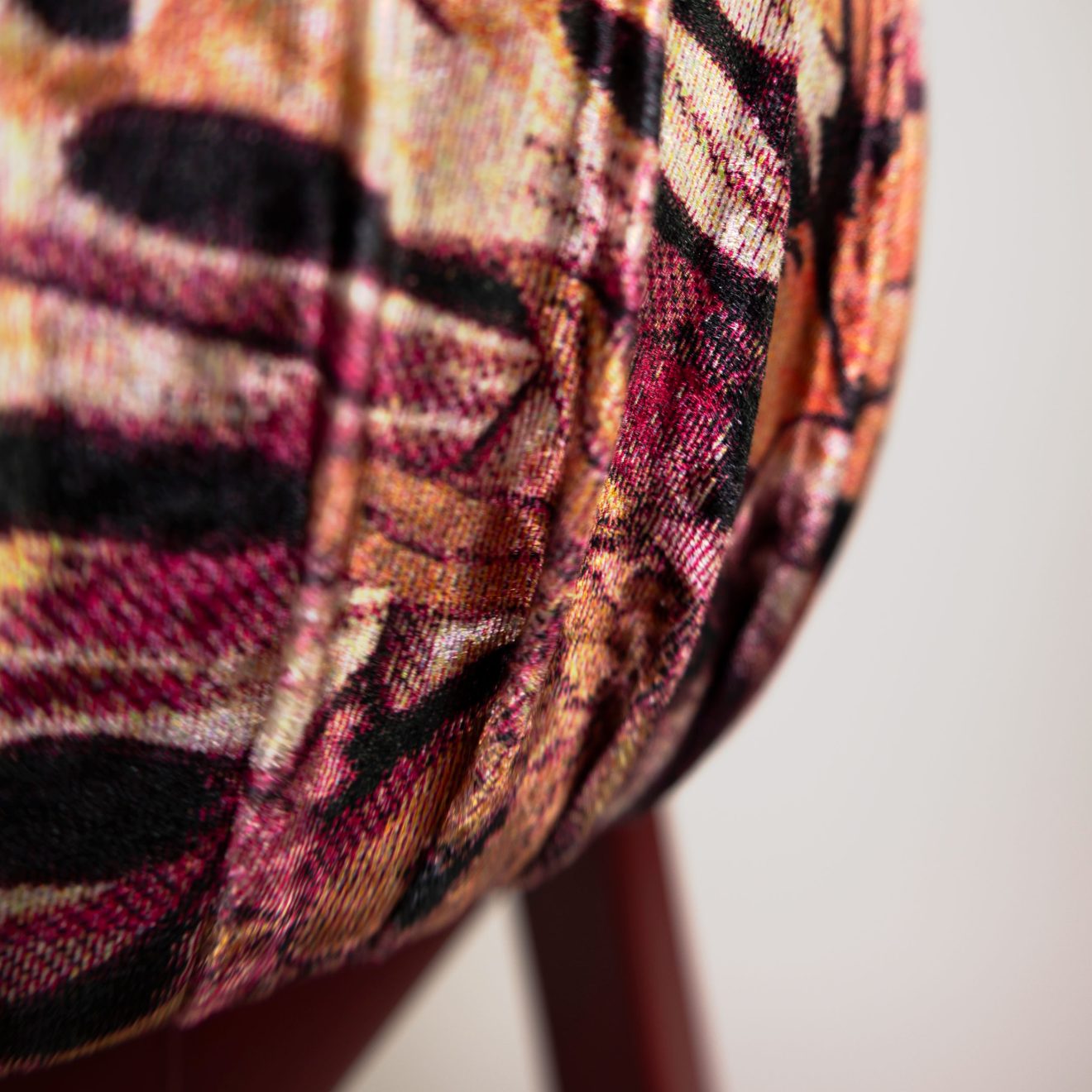 96207130 Barkruk Mokum Printed Purple Red 6hr