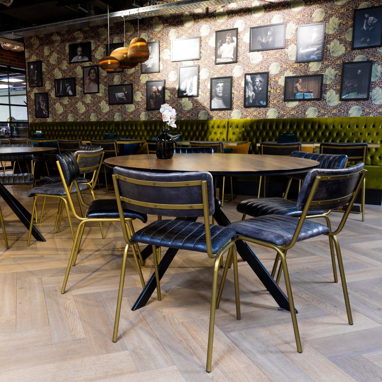 Jenson Stoel Zwart Sfeer Hr