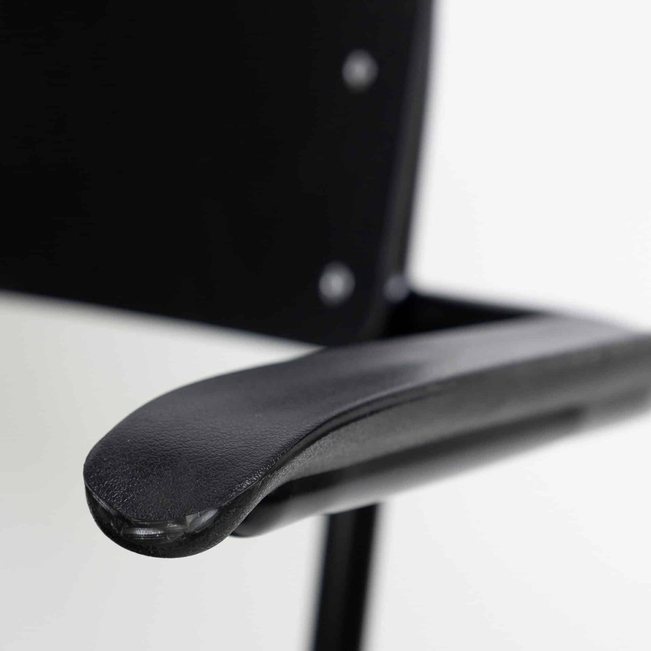 96000770 Skool Armstoel Zwart 7hr