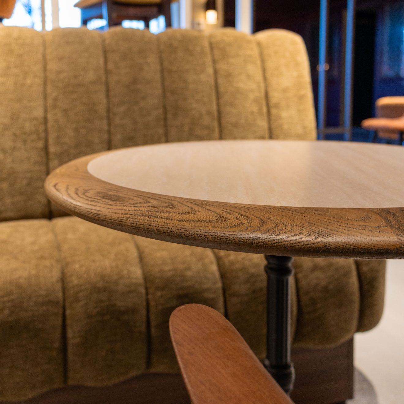 96323050 Romeo Eiken Blad ø70cm Creme Marmer 7hr