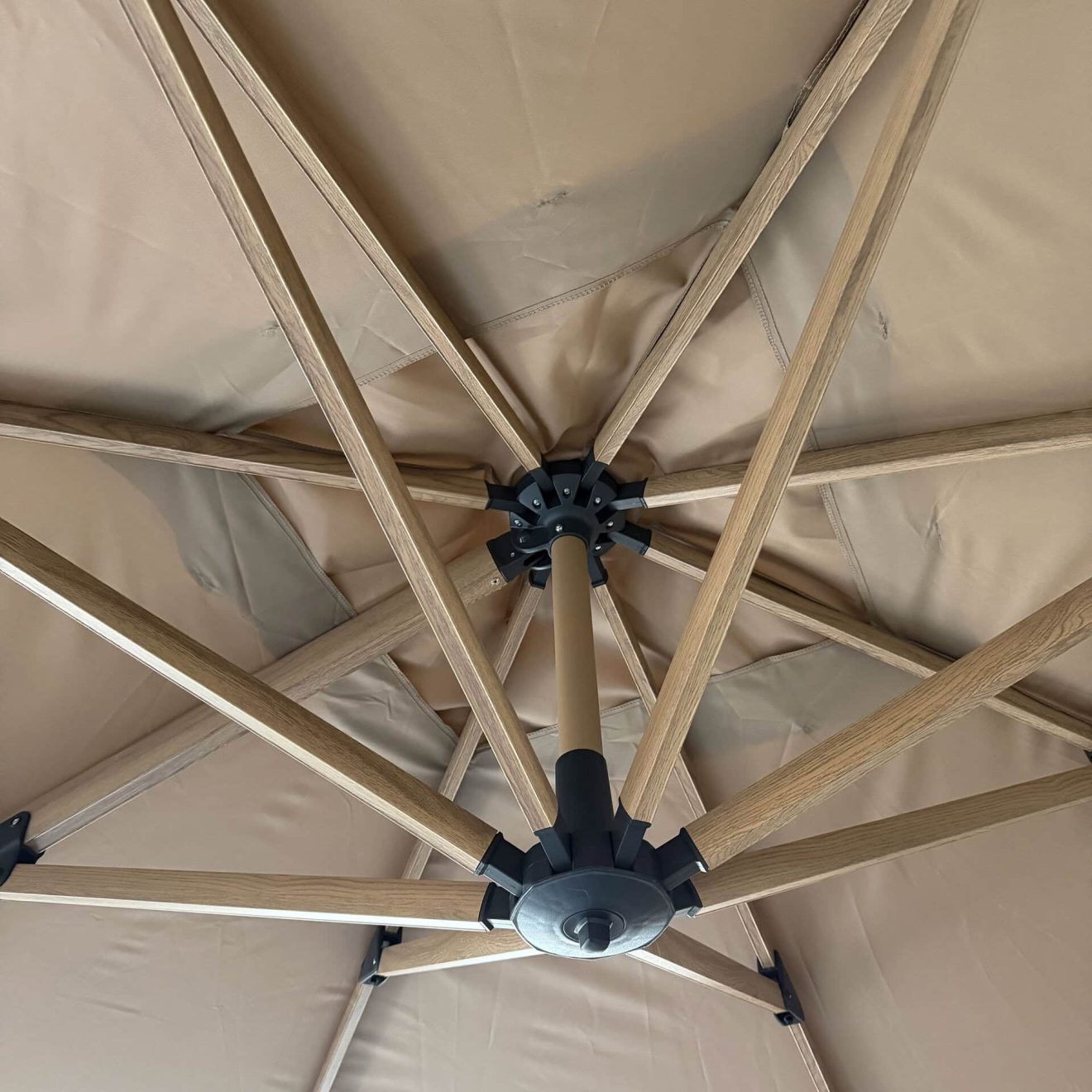 96920520 Parasol Eifel 2.0 Taupe Woodlook 3hr