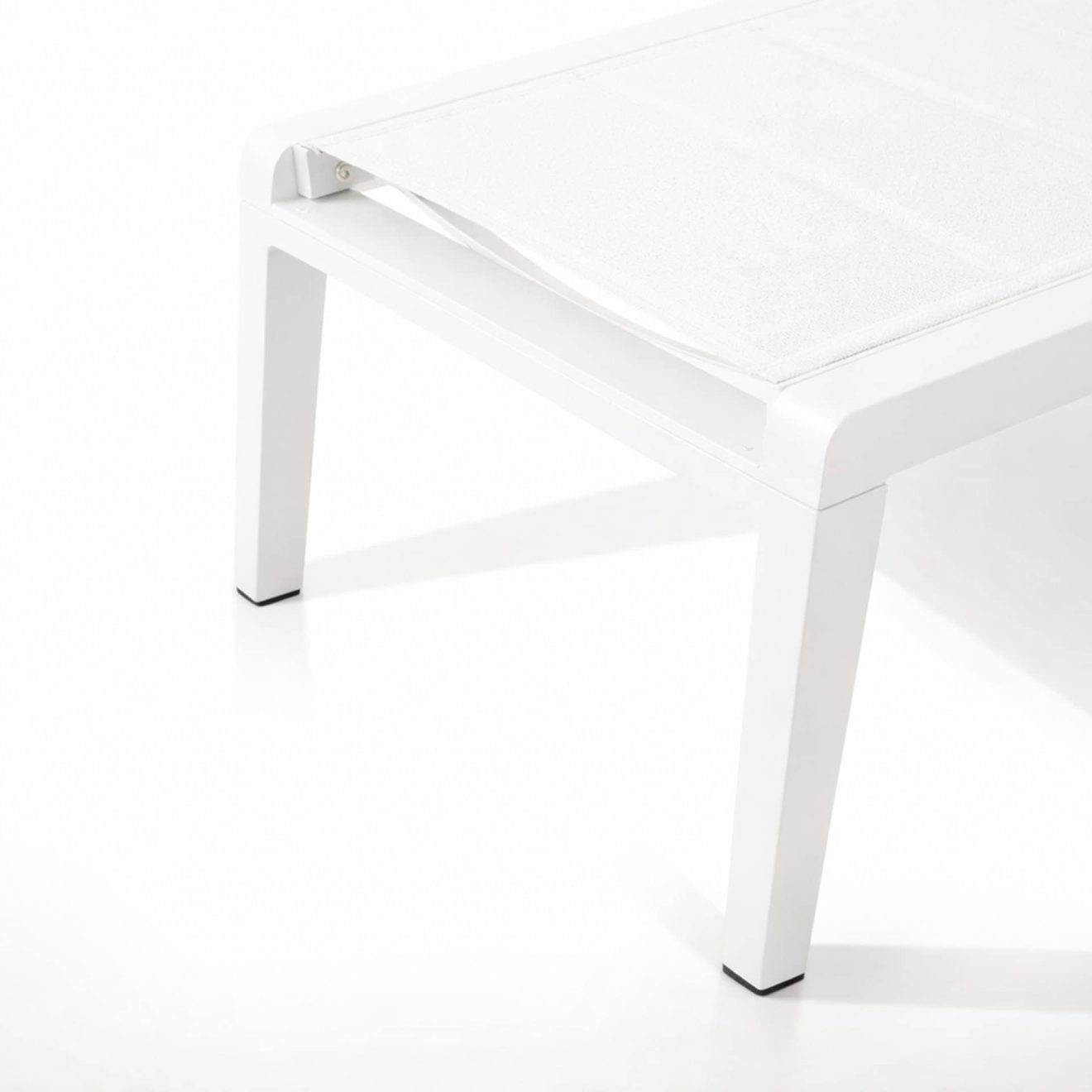 95413180 Emoti Sunlounger Wit 2