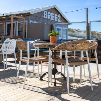 96916350 Terrasstoel Jonah Naturel Wit Sfeer 1