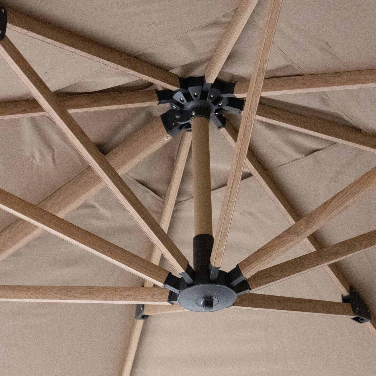 96920520 Parasol Eifel Woodlook Taupe 11