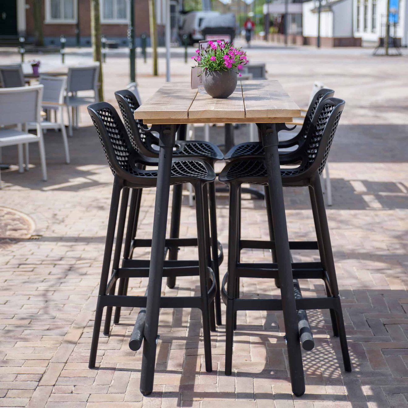 96992180 Terrasbarkruk Air Zwart Sfeer 2