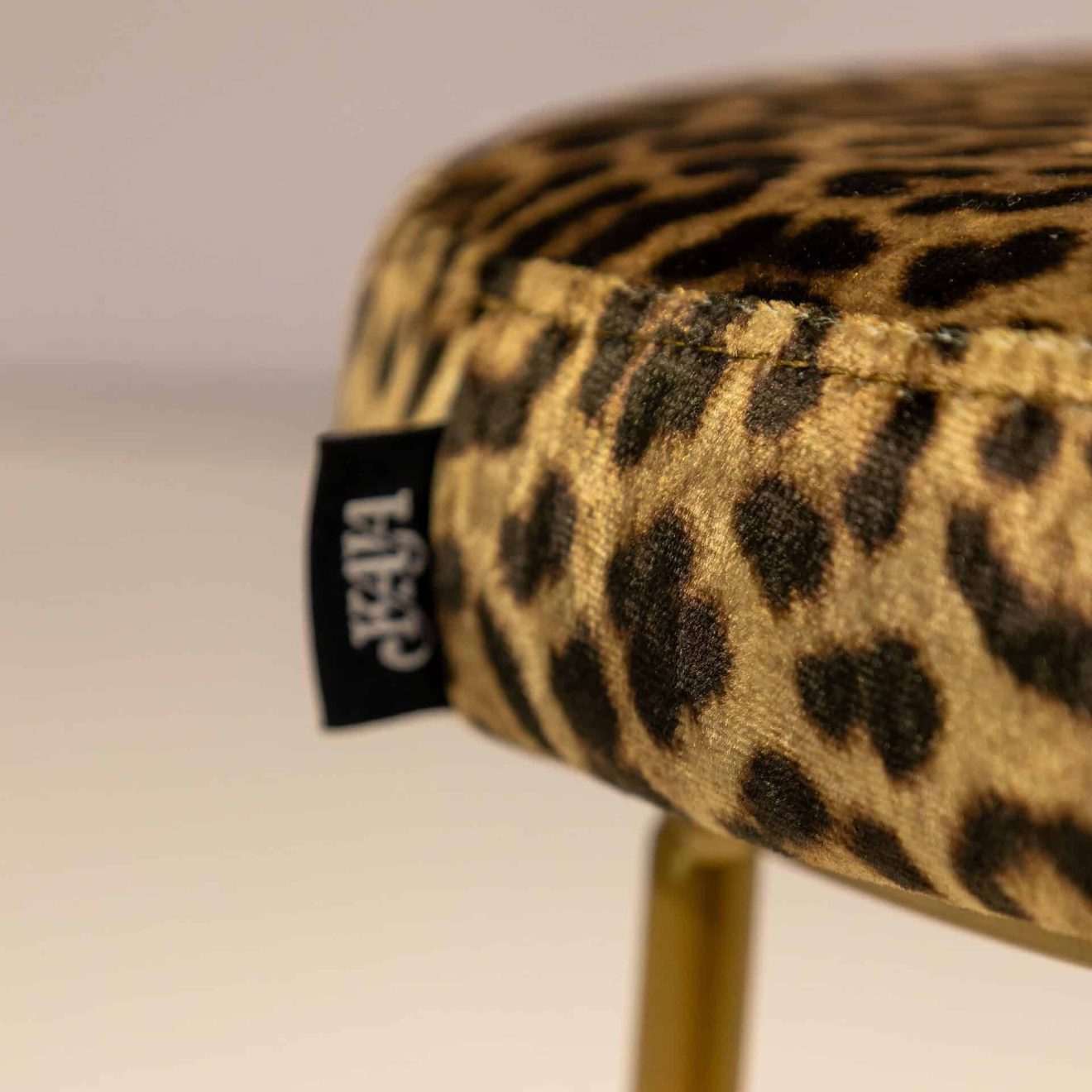 96503980 Spring Pouf 3hr