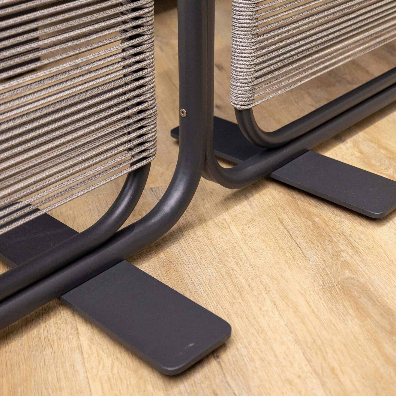 95417000 Yihe Garden Screen Black 10